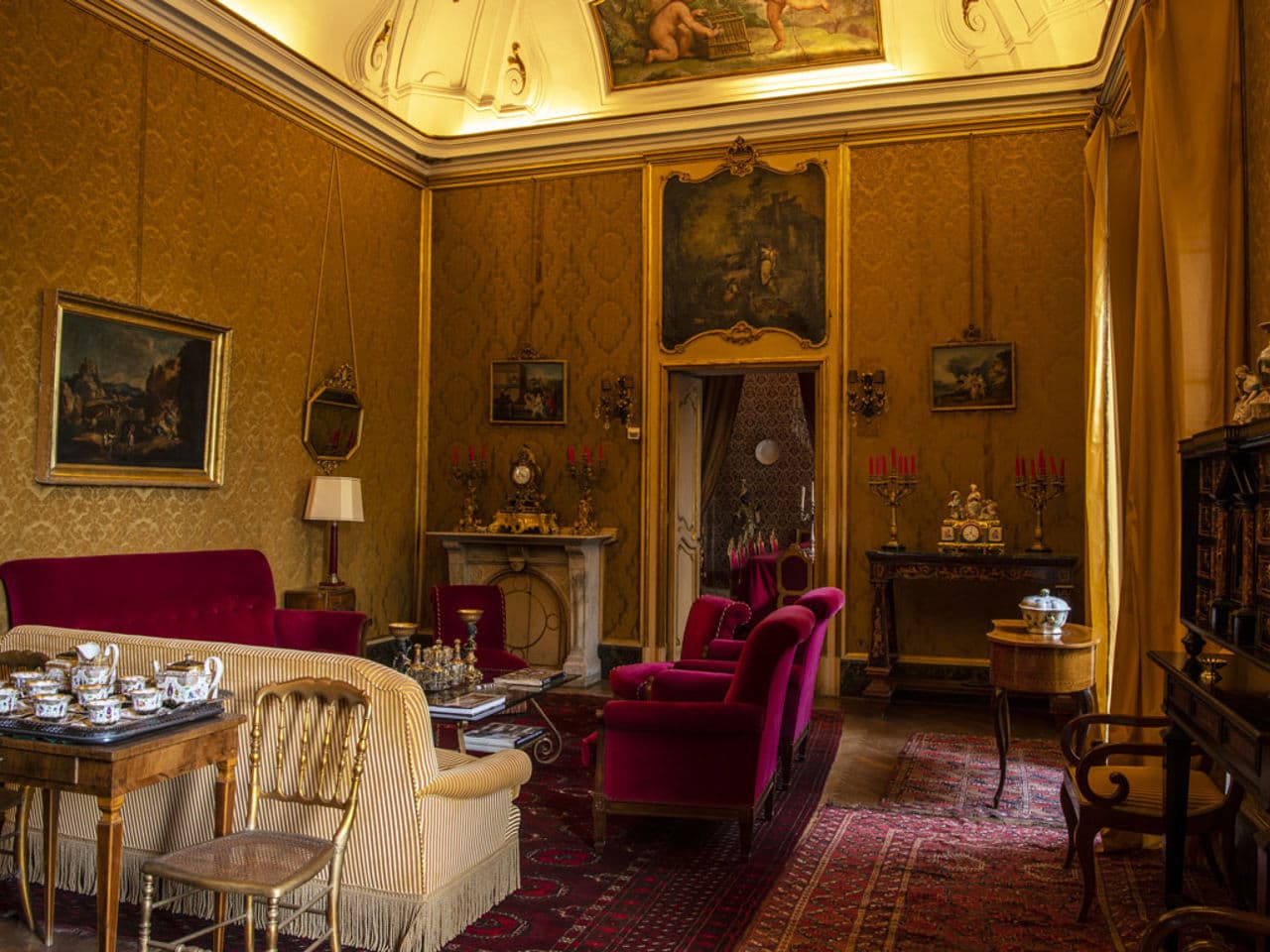 Palazzo Arone dei Baroni di Valentino